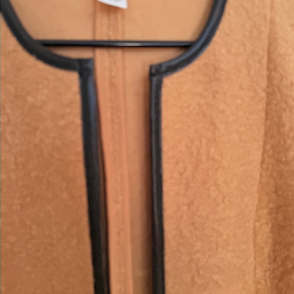 Beautiful Women's Teddy style Jacket in Tan with Black leather like Trim size m - Picture 2 of 9